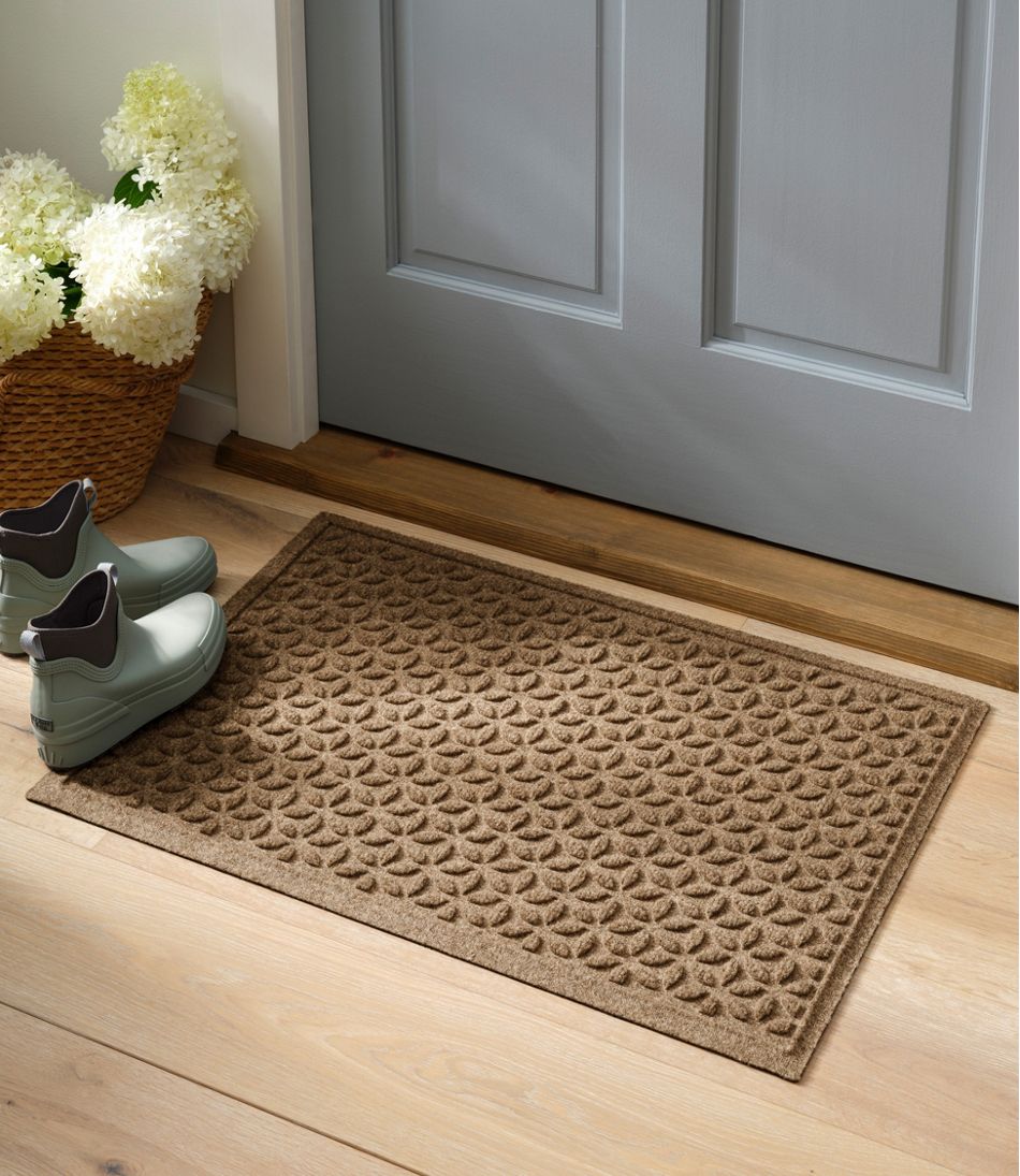 L.L.Bean Heavyweight Recycled Waterhog Doormat, Blooming Circles HOME GOODS