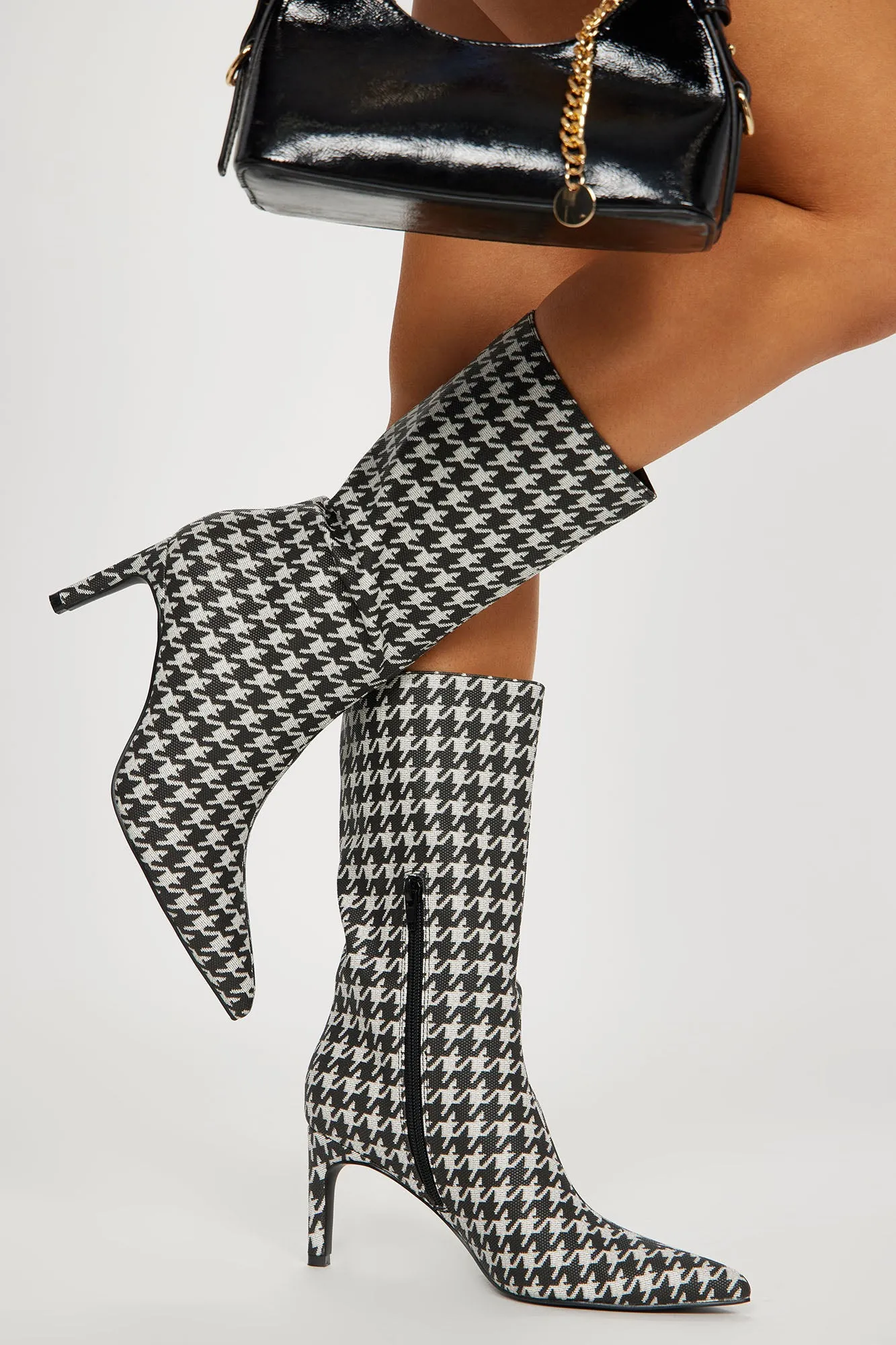 Autumn Feels Booties - Black/White