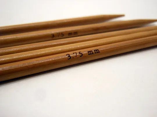 Double Pointed Bamboo Knitting Needles Sizes US 0-8 Metric 2mm - 5mm Extra Short 5"