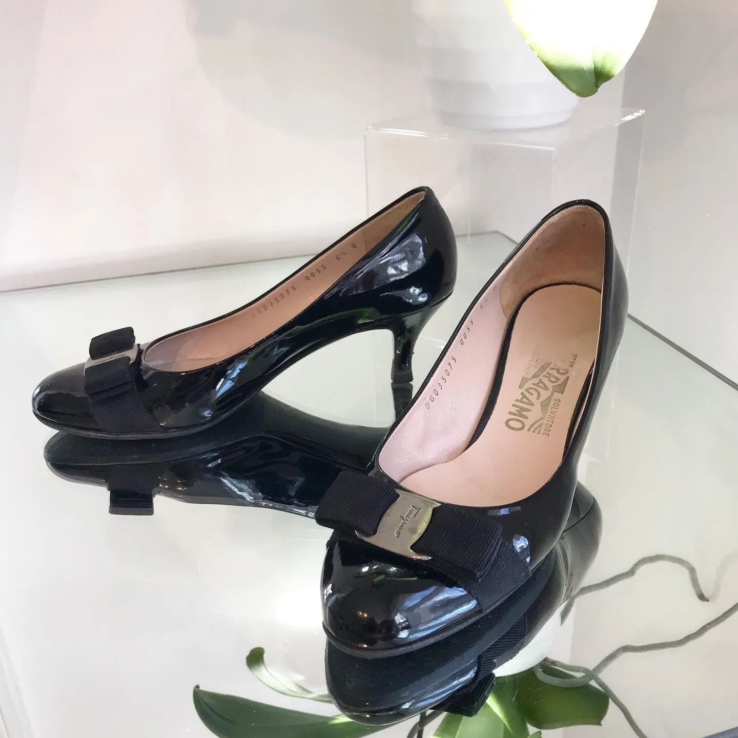 SALVATORE FERRAGAMO Vara Bow Mid-Heel Patent Leather Pumps